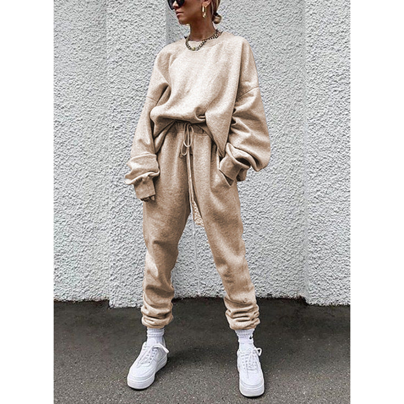 Damer Avslappnad och bekväm fritidsset med oversized tröja och joggingbyxa Mirla-Eva Jonsson