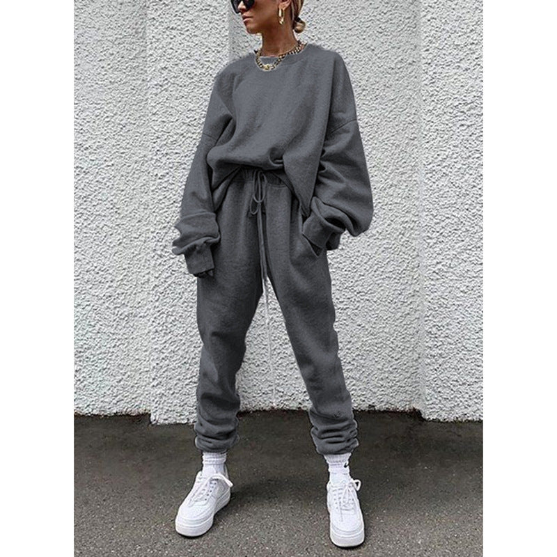 Damer Avslappnad och bekväm fritidsset med oversized tröja och joggingbyxa Mirla-Eva Jonsson