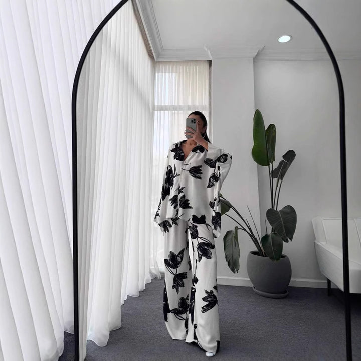 Damer Avslappnad och elegant blusset med blommönster Mirla-Eva Jonsson