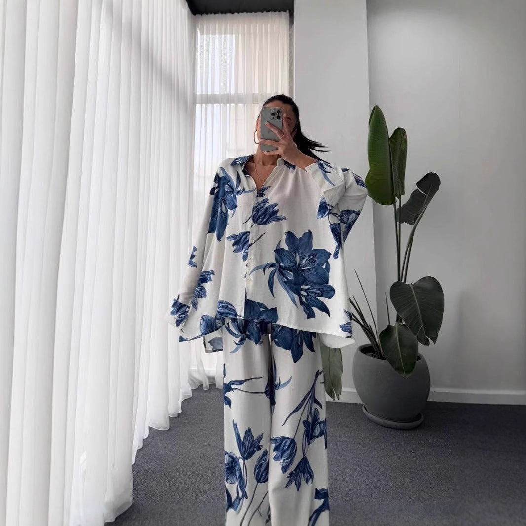 Damer Avslappnad och elegant blusset med blommönster Mirla-Eva Jonsson