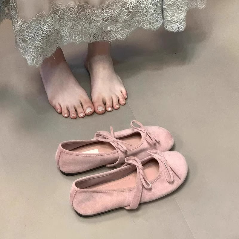 Damer Ballerinas i Mjuk Mocka med Delikat Snördekoration Mirla-Eva Jonsson