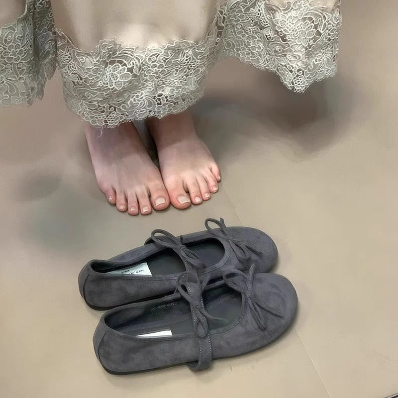Damer Ballerinas i Mjuk Mocka med Delikat Snördekoration Mirla-Eva Jonsson