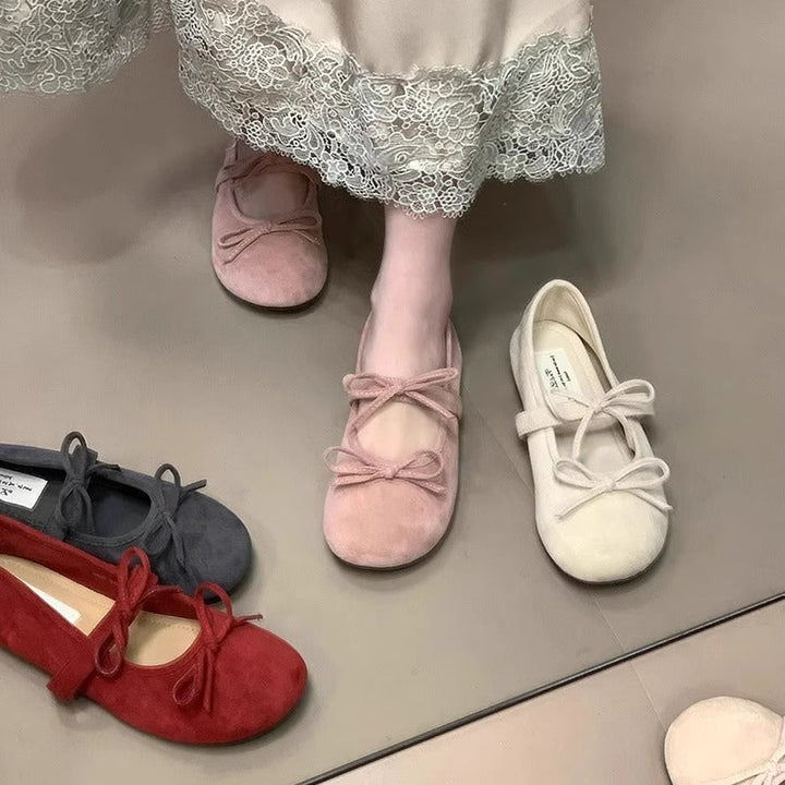 Damer Ballerinas i Mjuk Mocka med Delikat Snördekoration Mirla-Eva Jonsson