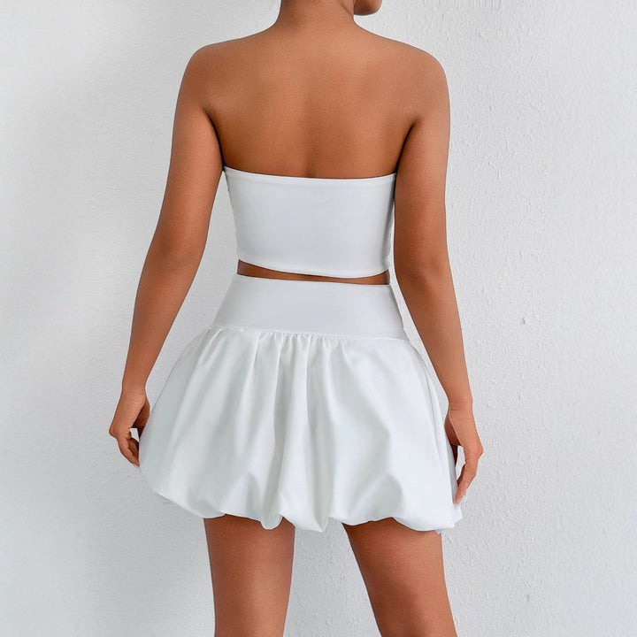 Damer Bandeau Mini Klänning med cut-out-detaljer och voluminös kjol Mirla-Eva Jonsson