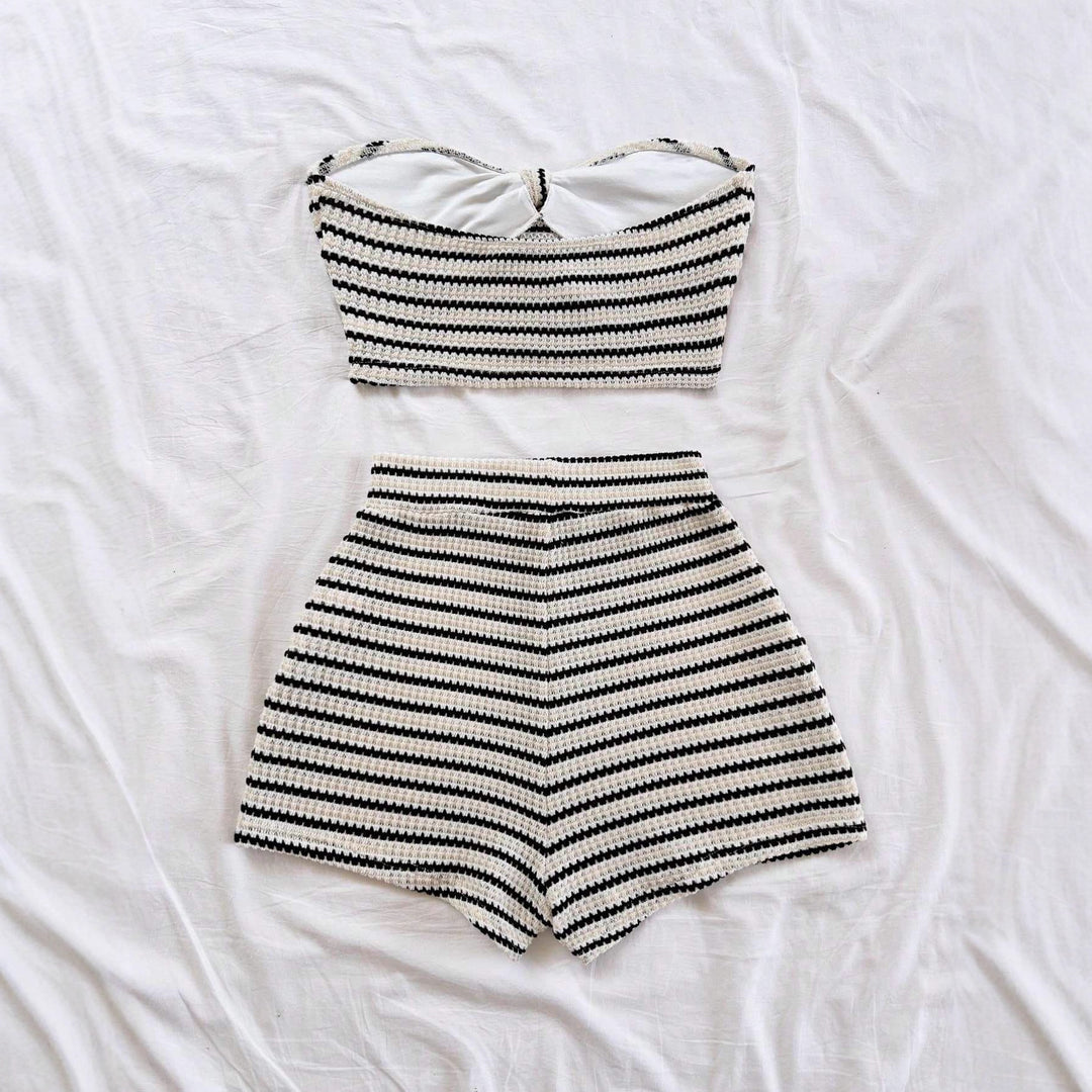 Damer Bandeau-top och shorts-set med marinrandigt mönster Mirla-Eva Jonsson