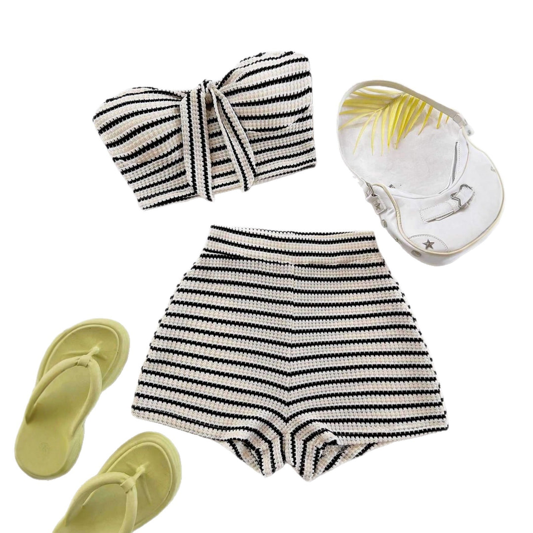 Damer Bandeau-top och shorts-set med marinrandigt mönster Mirla-Eva Jonsson