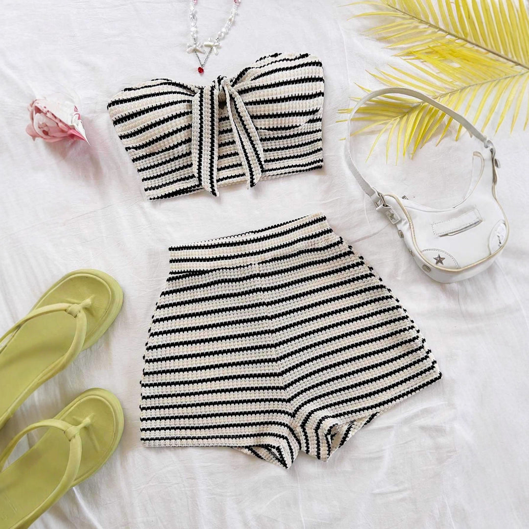Damer Bandeau-top och shorts-set med marinrandigt mönster Mirla-Eva Jonsson