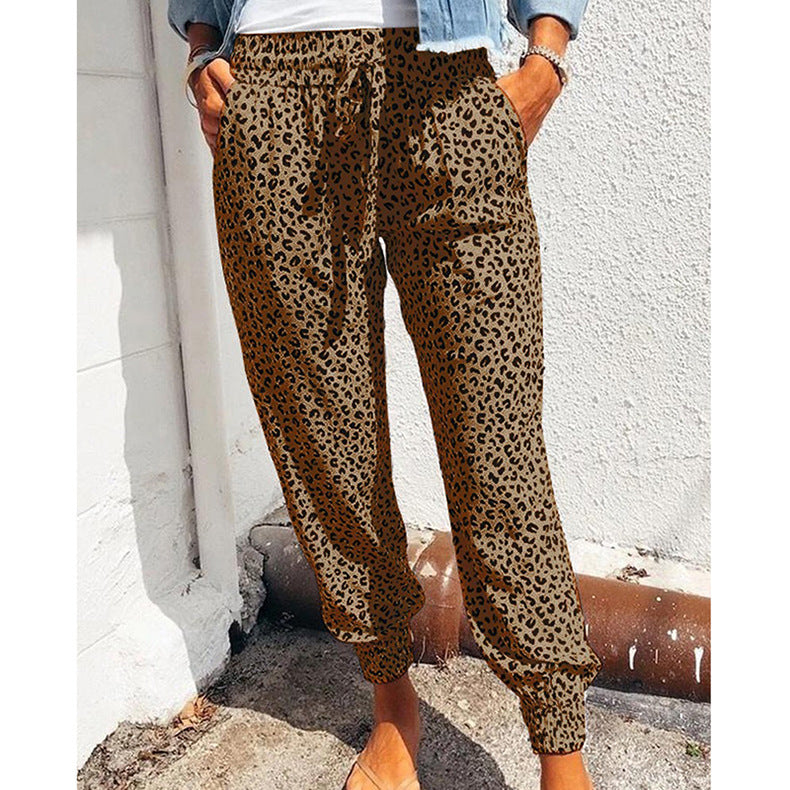 Damer Bekväm Fritidsbyxa med modernt leopardmönster Mirla-Eva Jonsson