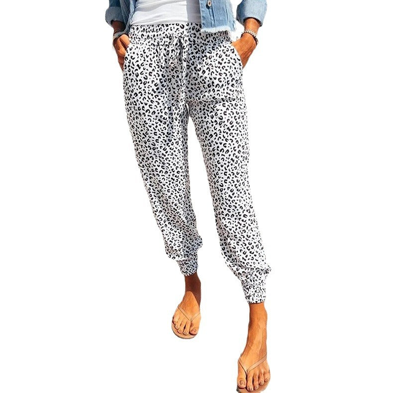Damer Bekväm Fritidsbyxa med modernt leopardmönster Mirla-Eva Jonsson