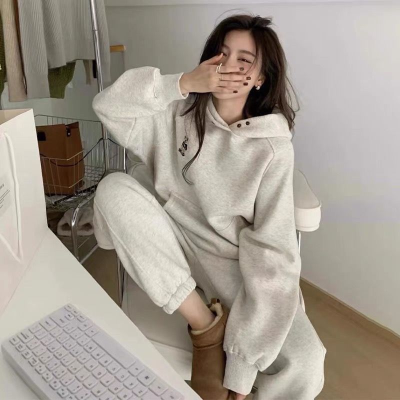 Damer Bekväm Hoodie Set med Lätt Passform och Dekorativa Knappar Mirla-Eva Jonsson