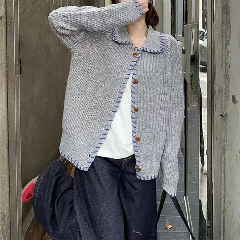 Damer Bekväm Stickad Cardigan med kontrasterande Knappdetaljer och Stort Krage Eva Jonsson-Eva Jonsson