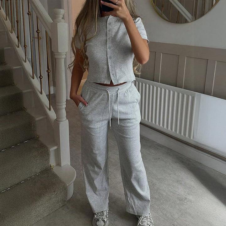 Damer Bekväm Tvådelat Set med Kortärmad Topp och Loose Fit Byxor Mirla-Eva Jonsson
