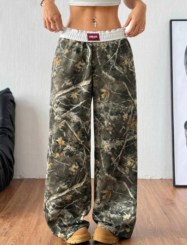 Damer Bekväm och stilig fritidsbyxa med bladmönster Mirla-Eva Jonsson