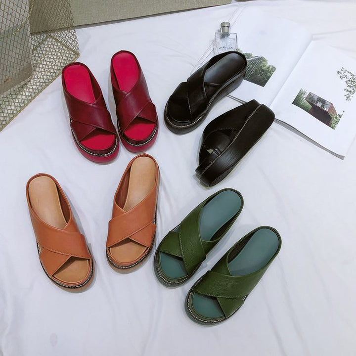 Damer Bekväma Platåslippers med Elegant Korsdesign Mirla-Eva Jonsson