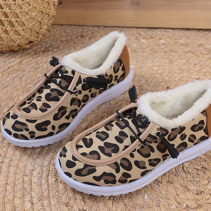 Damer Bekväma sneakers i mjukt fodrat material med leopardmönster Mirla-Eva Jonsson