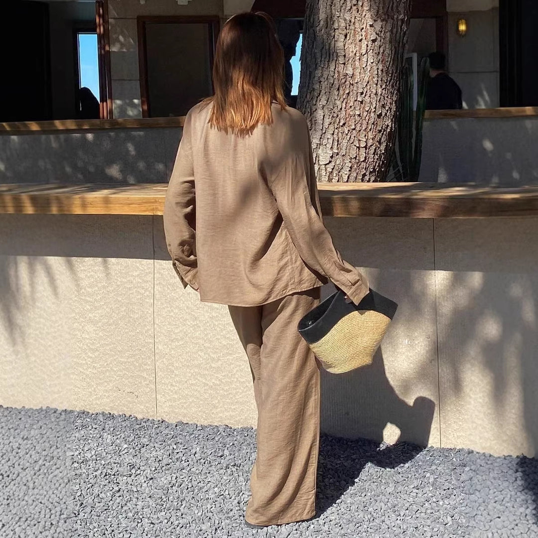 Damer Bekvämt Lounge-set i lätt tyg med eleganta detaljer Mirla-Eva Jonsson