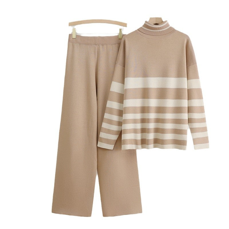 Damer Bekvämt Stickat Loungewear-Set med Hög Krage och Breda Ränder Mirla-Eva Jonsson