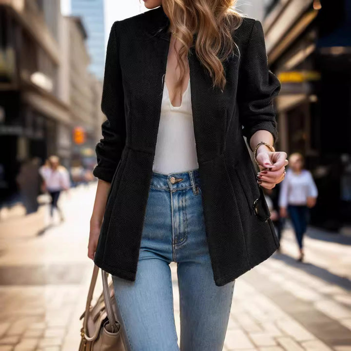 Damer Blazer med elegant fiskbensmönster och tidlös skärning Mirla-Eva Jonsson