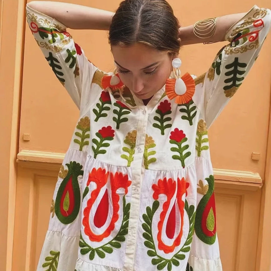 Damer Boho-inspirerat maxiklänning med blommönster och snyggt krage Mirla-Eva Jonsson