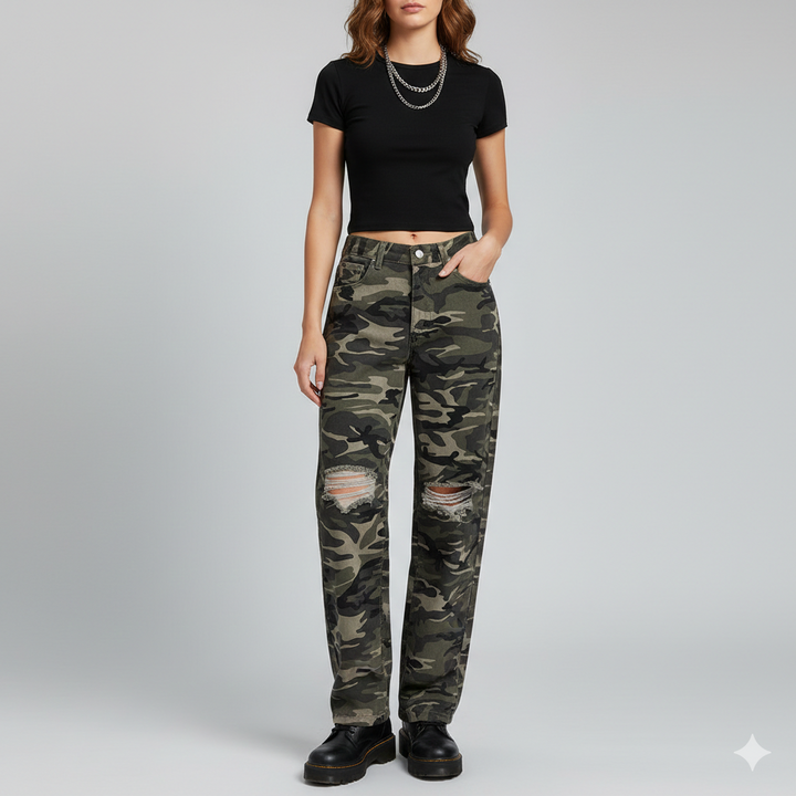 Damer Cargo Jeans i trendig Camouflage-design med Ripped-detaljer Eva Jonsson-Eva Jonsson