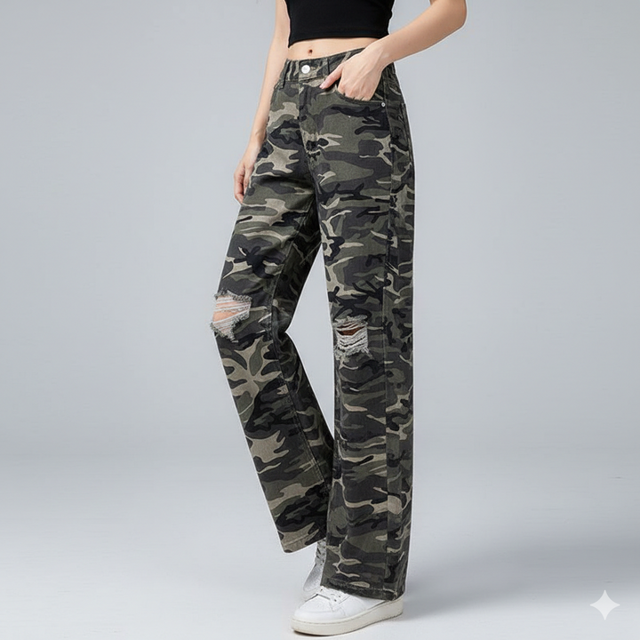 Damer Cargo Jeans i trendig Camouflage-design med Ripped-detaljer Eva Jonsson-Eva Jonsson
