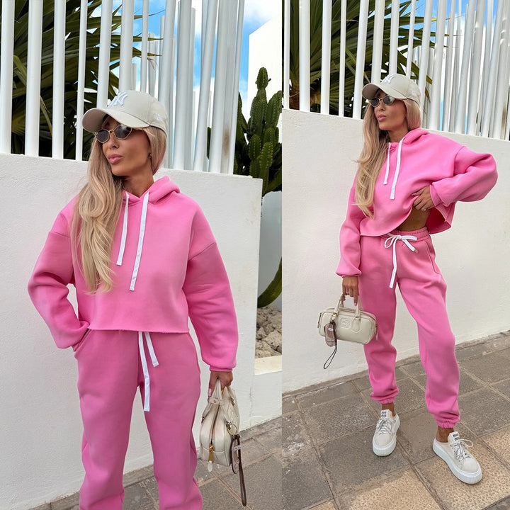 Damer Casual och Trendig Jogging Set med Kort Hoodie och Bekväma Byxor Mirla-Eva Jonsson