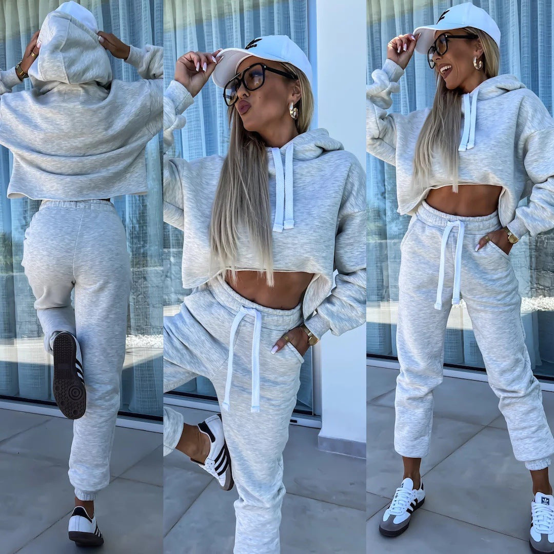 Damer Casual och Trendig Jogging Set med Kort Hoodie och Bekväma Byxor Mirla-Eva Jonsson