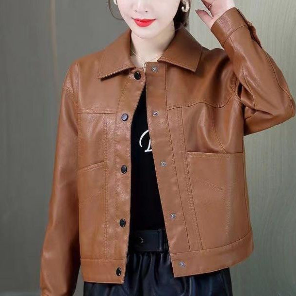 Damer Chic Läderjacka i Modern Biker Stil Mirla-Eva Jonsson