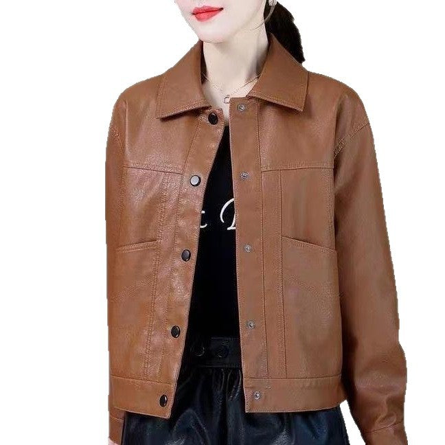 Damer Chic Läderjacka i Modern Biker Stil Mirla-Eva Jonsson