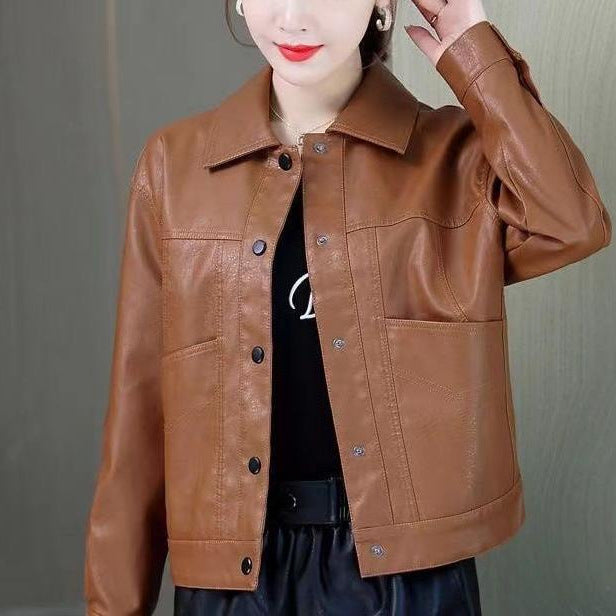 Damer Chic Läderjacka i Modern Biker Stil Mirla-Eva Jonsson