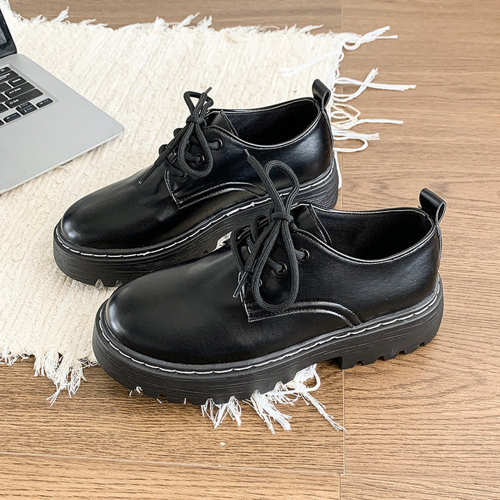 Damer Chunky Snörskor med Robust Profil och Modernt Design Mirla-Eva Jonsson