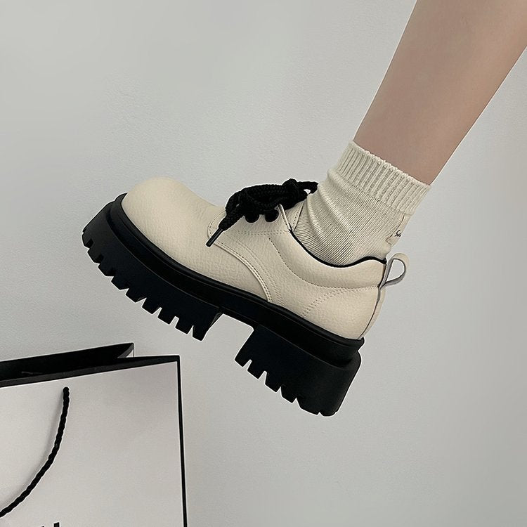 Damer Chunky Snörskor med Tjock Profil och Modernt Design Mirla-Eva Jonsson