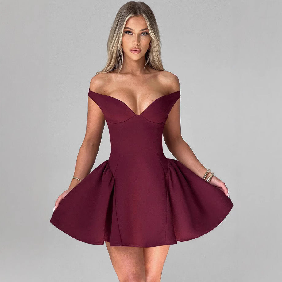Damer Couture Cocktailklänning med Off-Shoulder Design och Voluminös Kjol-Eva Jonsson