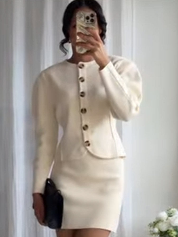 Damer Couture Miniklänning med elegant blazerkavaj och dekorativa knapppdetaljer Mirla-Eva Jonsson