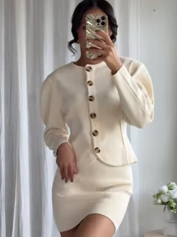 Damer Couture Miniklänning med elegant blazerkavaj och dekorativa knapppdetaljer Mirla-Eva Jonsson