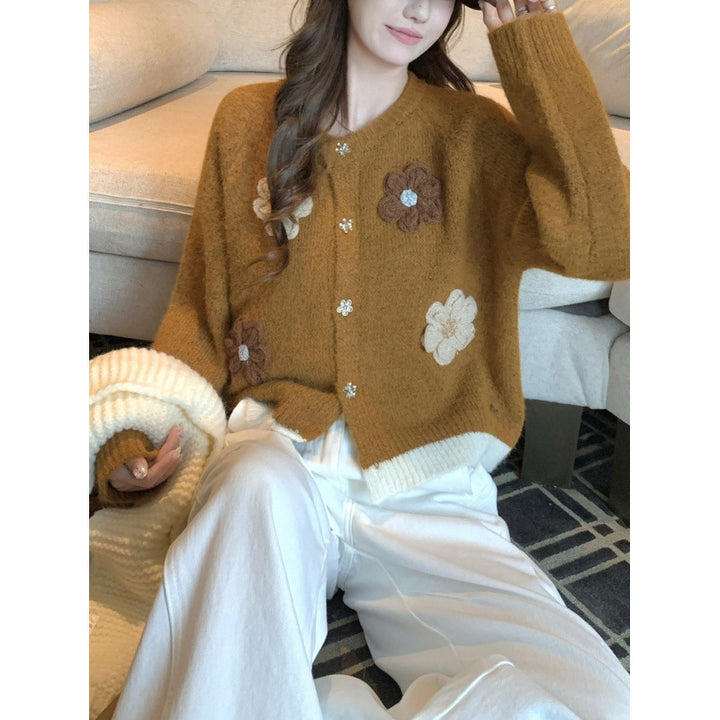 Damer Cozy Cardigan med Blomsterapplikationer Mirla-Eva Jonsson