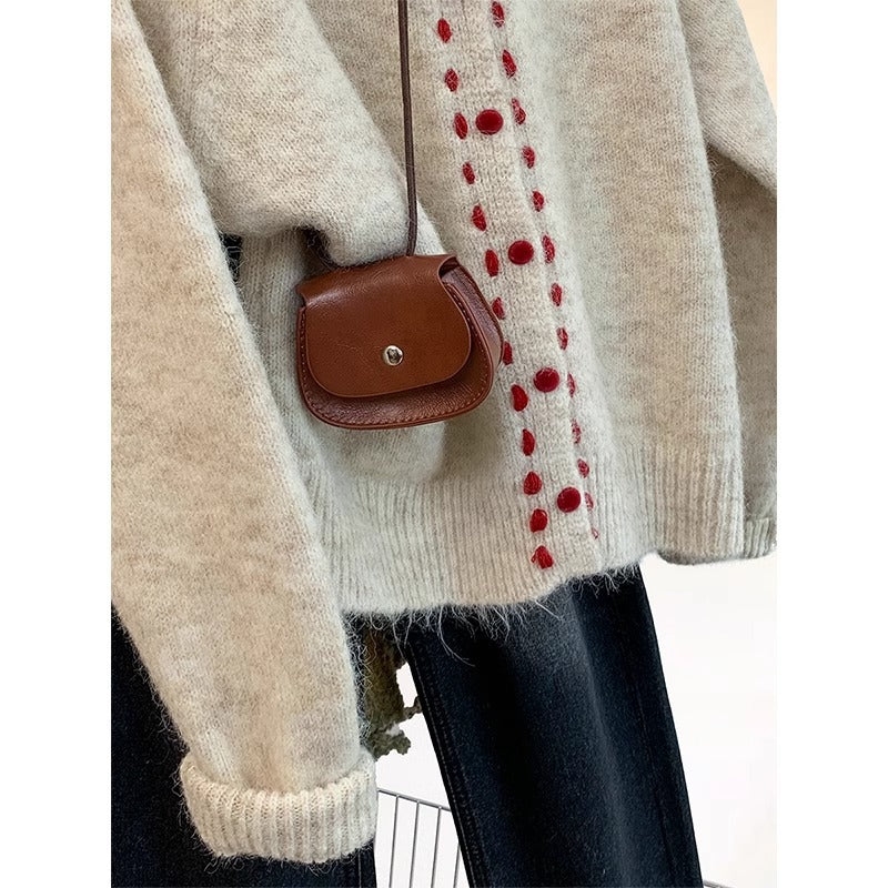 Damer Cozy Knit Tröja med Färgglad Knappp Detalj Mirla-Eva Jonsson