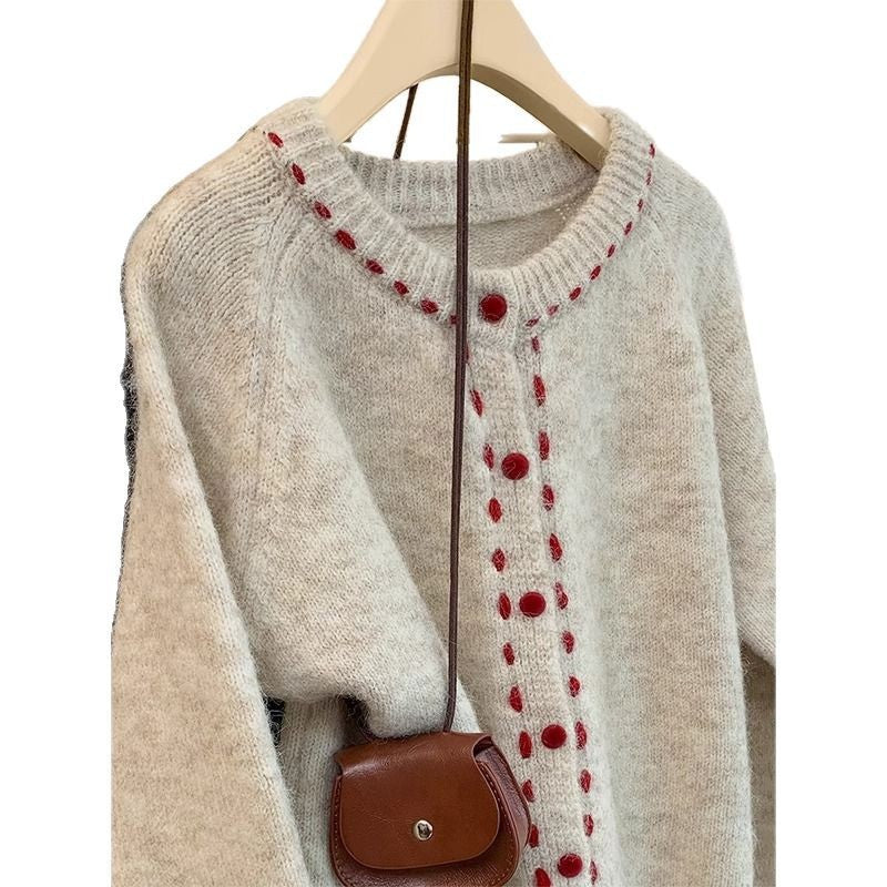 Damer Cozy Knit Tröja med Färgglad Knappp Detalj Mirla-Eva Jonsson