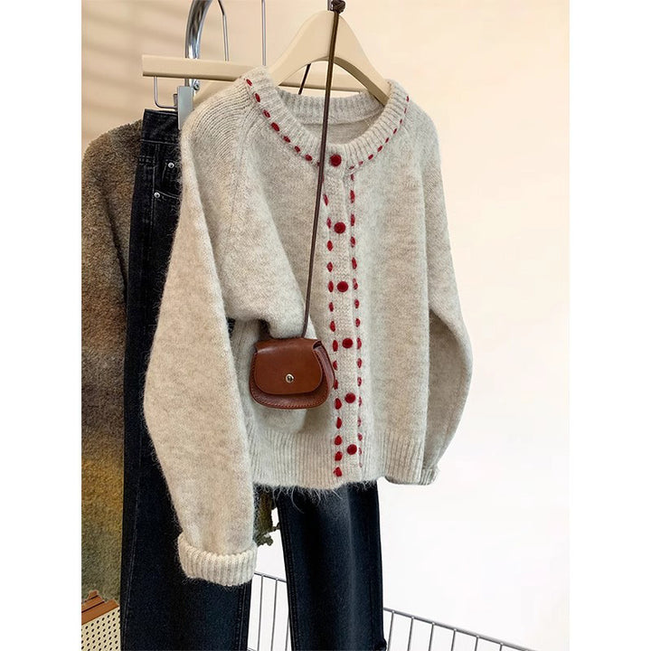 Damer Cozy Knit Tröja med Färgglad Knappp Detalj Mirla-Eva Jonsson