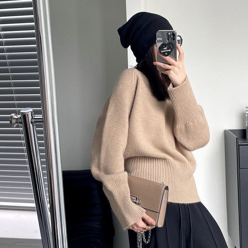 Damer Cozy Stickad Tröja med V-urringning och breda Manschetter Mirla-Eva Jonsson