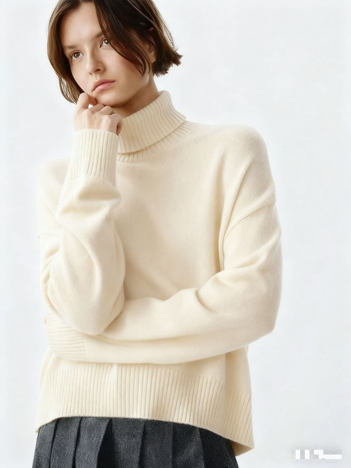 Damer Cozy Turtleneck Tröja med Oversized Snitt och Fin Ribbad Struktur Mirla-Eva Jonsson