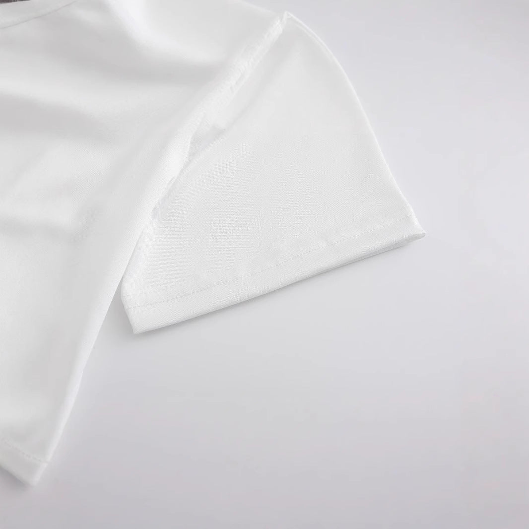 Damer Crop-T-Shirt med kreativ, rolig text och figurnära skärning Mirla-Eva Jonsson
