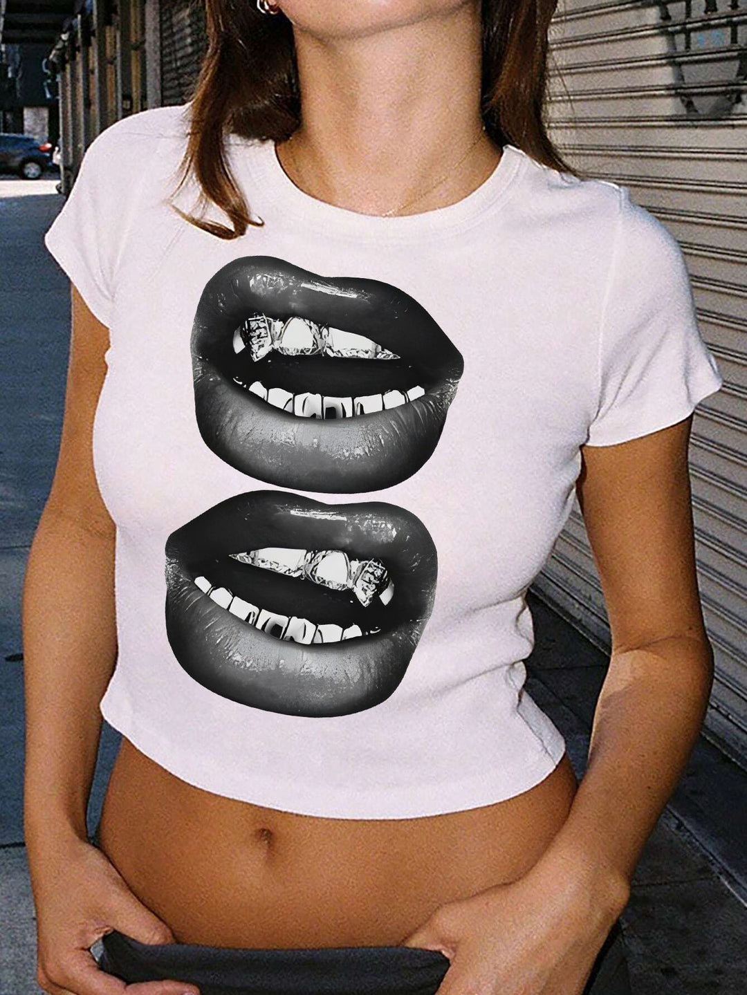 Damer Crop-T-Shirt med kreativ telefon-design Mirla-Eva Jonsson