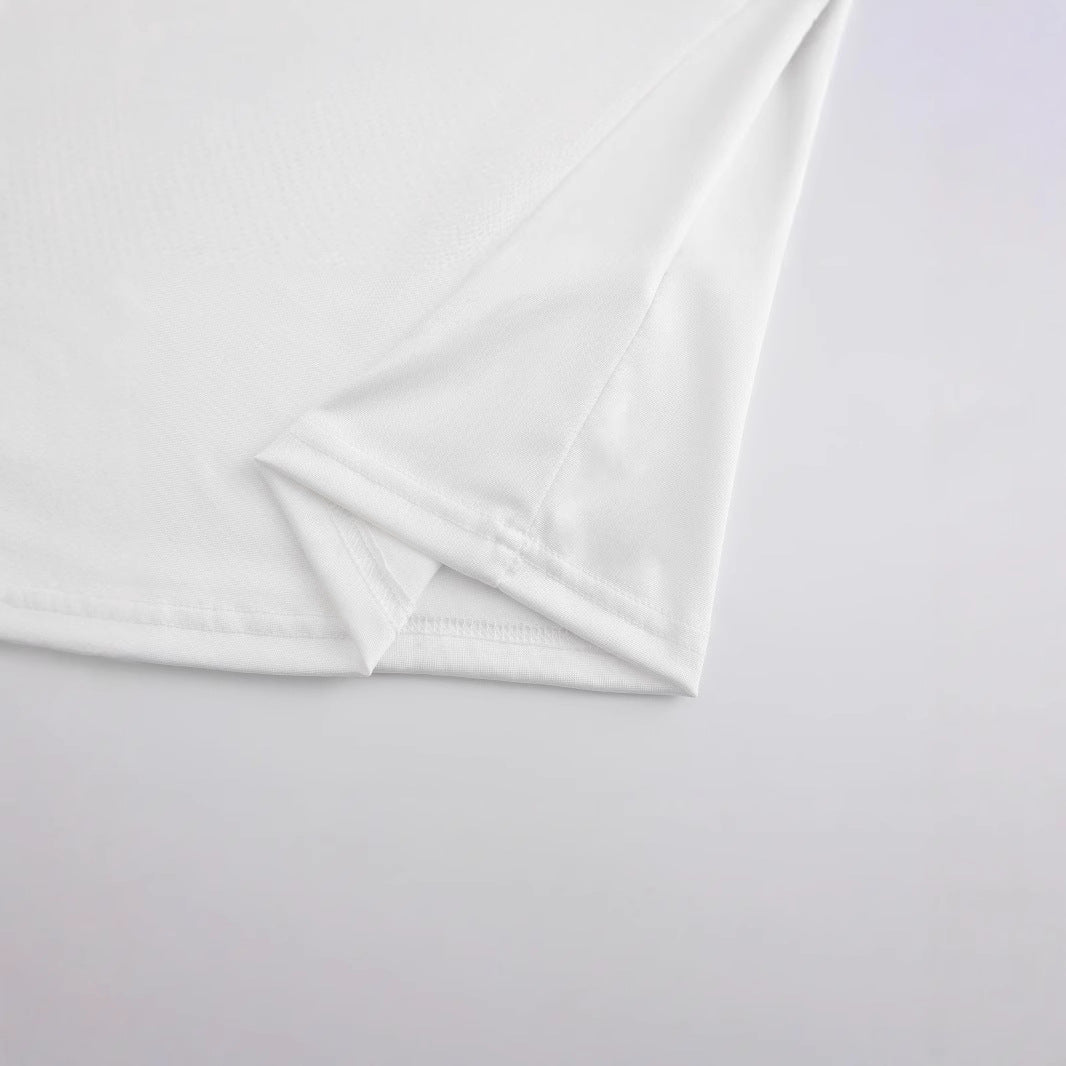 Damer Crop-T-Shirt med lekfullt jordgubbsmotiv och elegant halsavslutning Mirla-Eva Jonsson