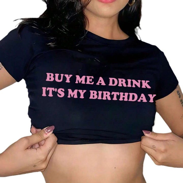 Damer Crop-T-Shirt med lugnt födelsedagsuttalande och figurnära passform Mirla-Eva Jonsson