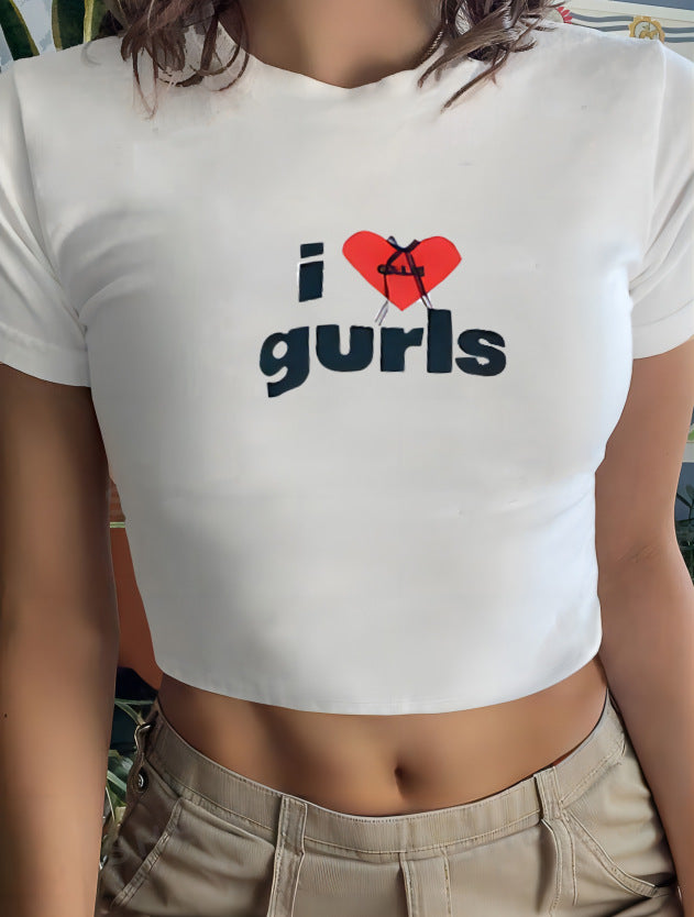 Damer Crop-T-shirt med animalistiskt läppmotiv och iögonfallande text Mirla-Eva Jonsson