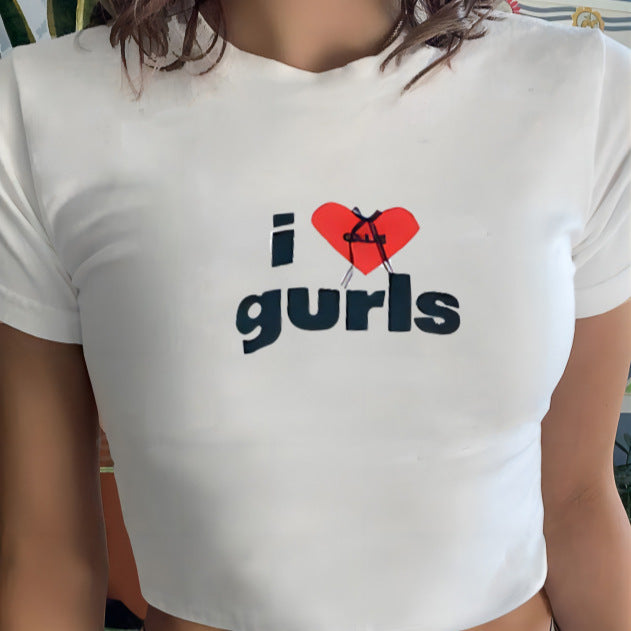 Damer Crop-T-shirt med animalistiskt läppmotiv och iögonfallande text Mirla-Eva Jonsson