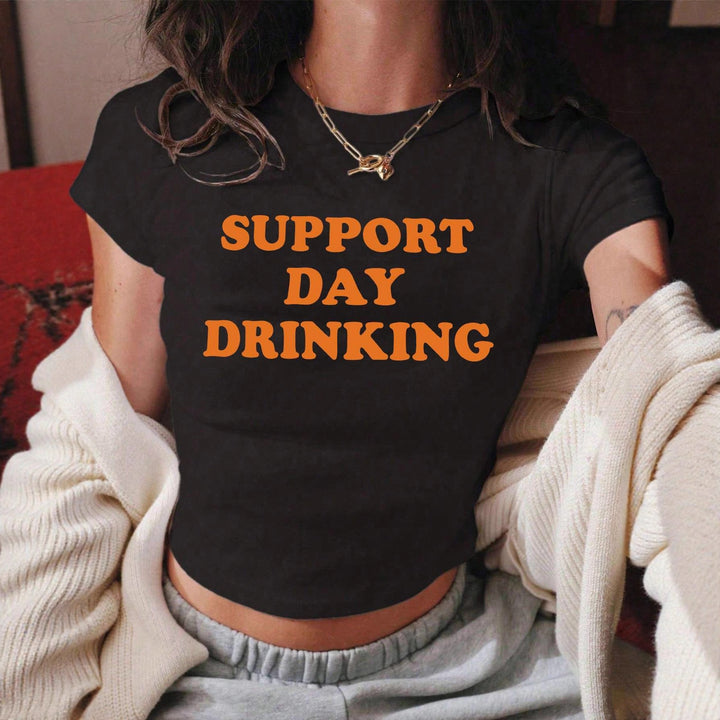 Damer Crop-T-shirt med kreativt citatdesign Mirla-Eva Jonsson