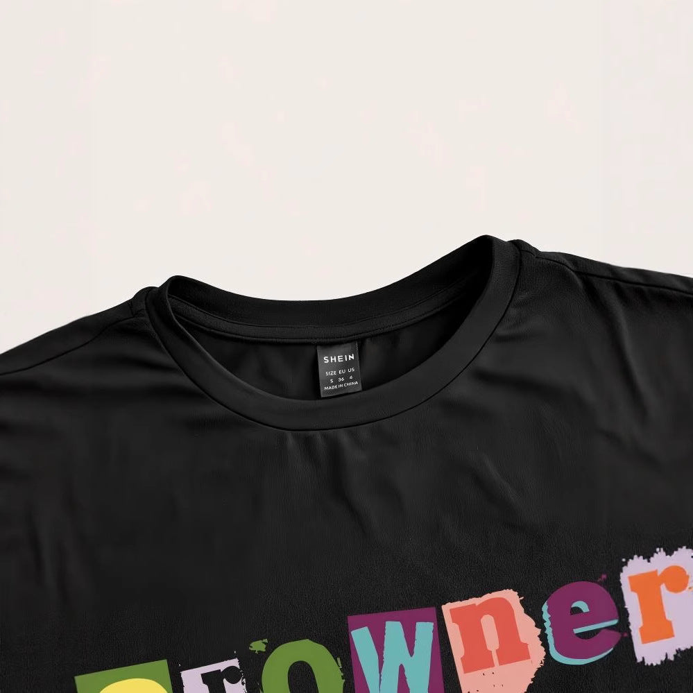Damer Crop-T-shirt med kreativt oförglömligt uttalande Mirla-Eva Jonsson