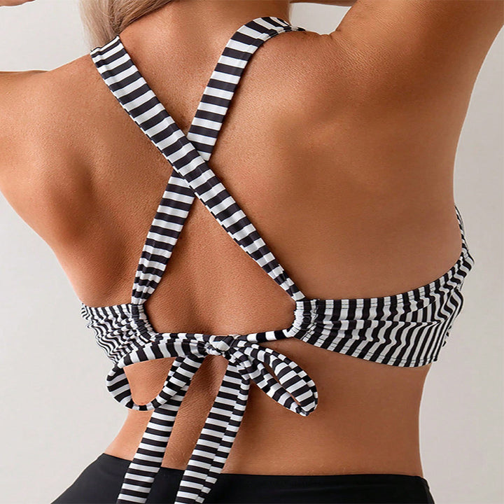 Damer Crop-Top Bikiniöverdel med moderna ränder Mirla-Eva Jonsson